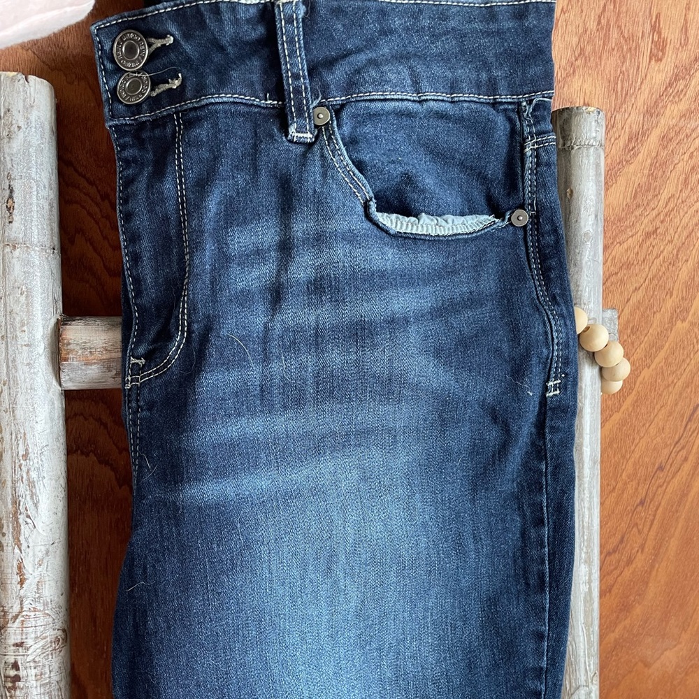 Dark wash cropped jeans